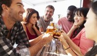 Mäßiger Alkoholkonsum erhält auch in den USA gute Noten