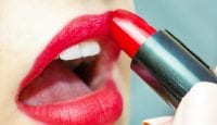 Schadstoffe im Lippenstift erfordern Entschlackung
