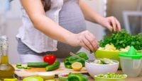 Anti-Aging beginnt im Mutterleib: Was Mangelernährung bewirkt