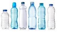 Achtung bei Plastikflaschen: Gefährliche Bakterien drohen